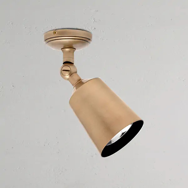 Enkel Spot, Messing