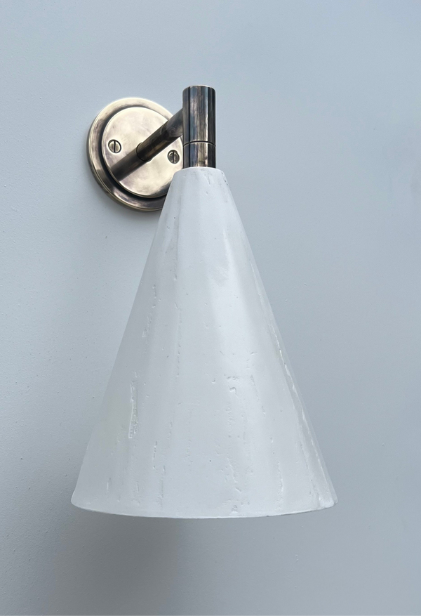 Plaster wallscone with brass
