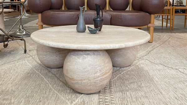 Travertine sofabord med kuleben