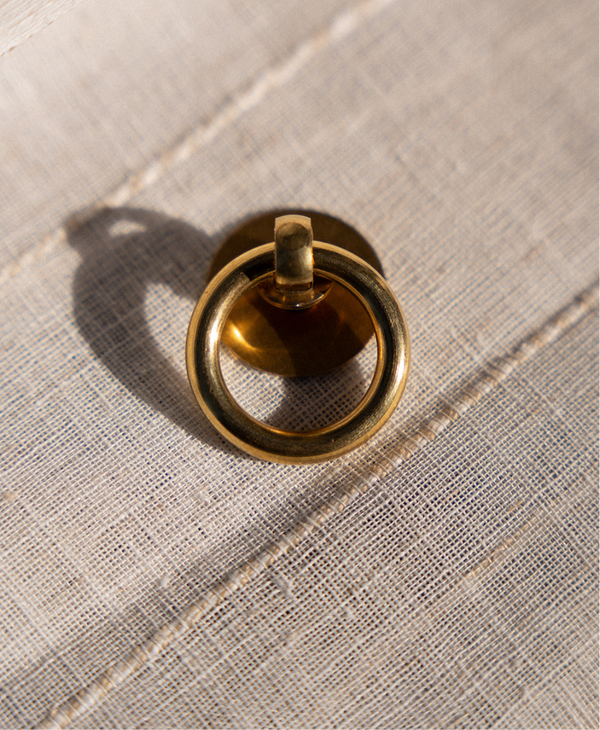 Alabaster Studio Håndtak, Ring Messing 25mm
