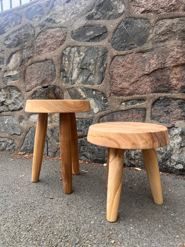 Round small oak stool