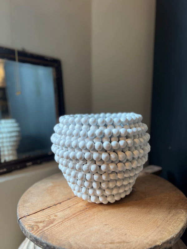 Ceramic vase/pot white with balls