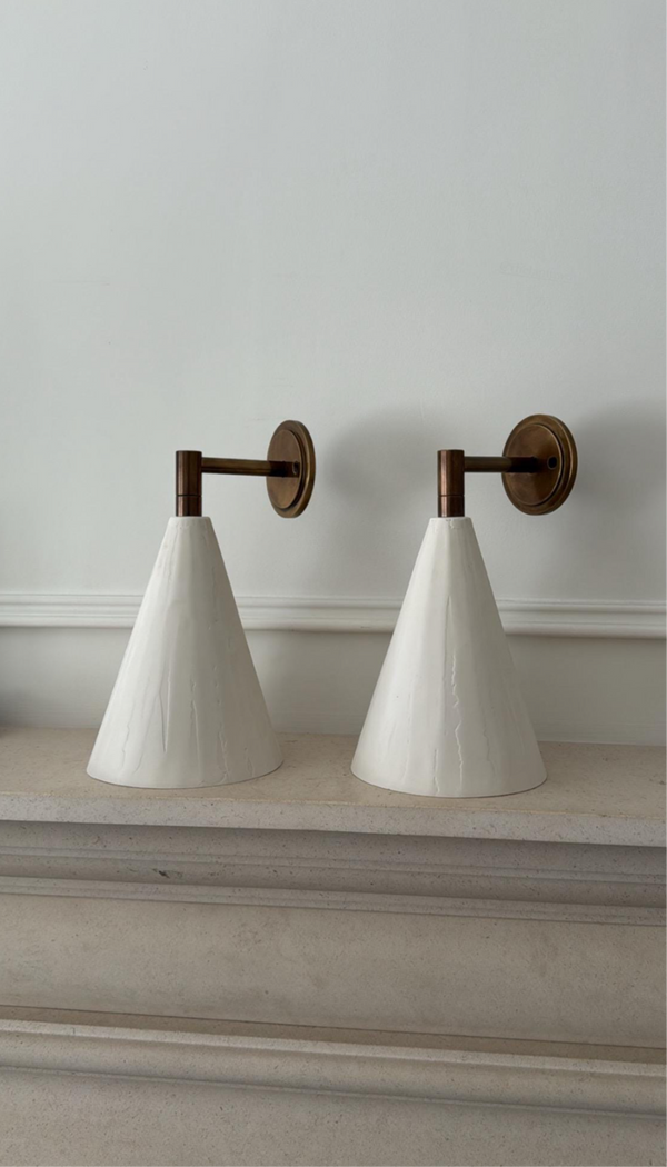 Plaster wallscone with brass