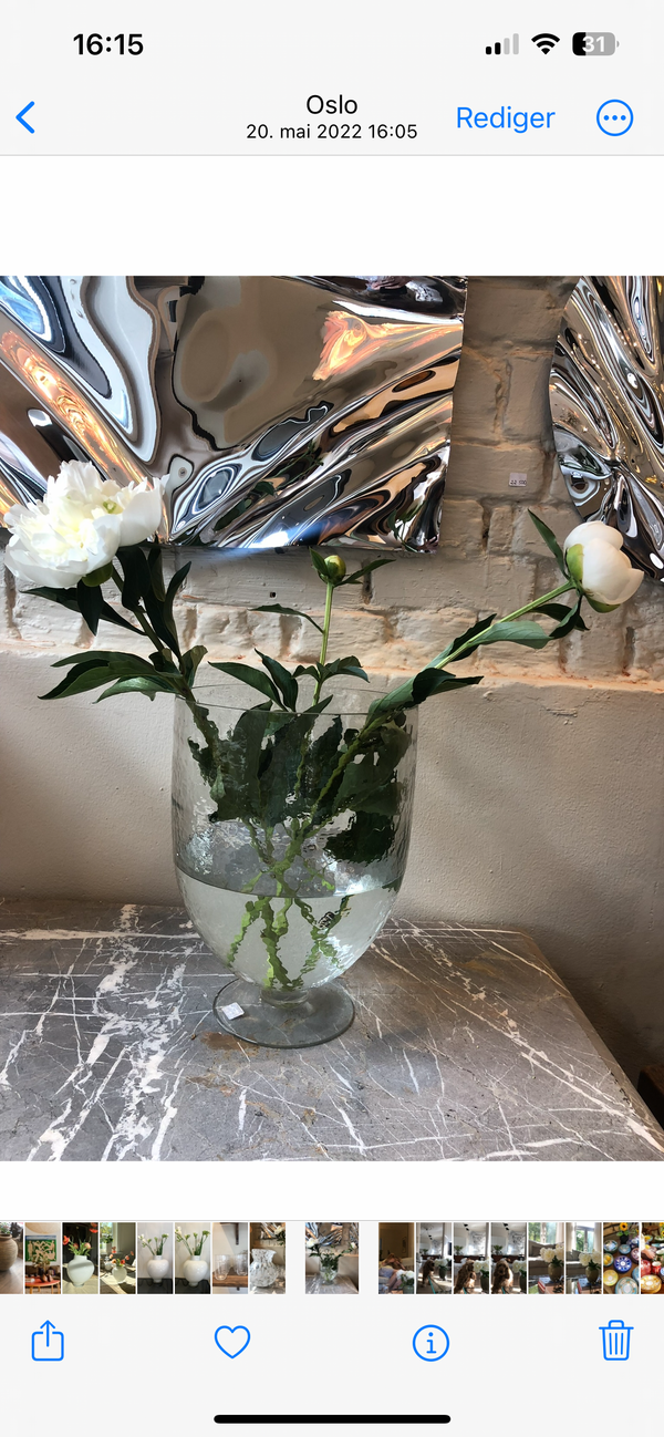 Lisa Hamret vase on stand Large