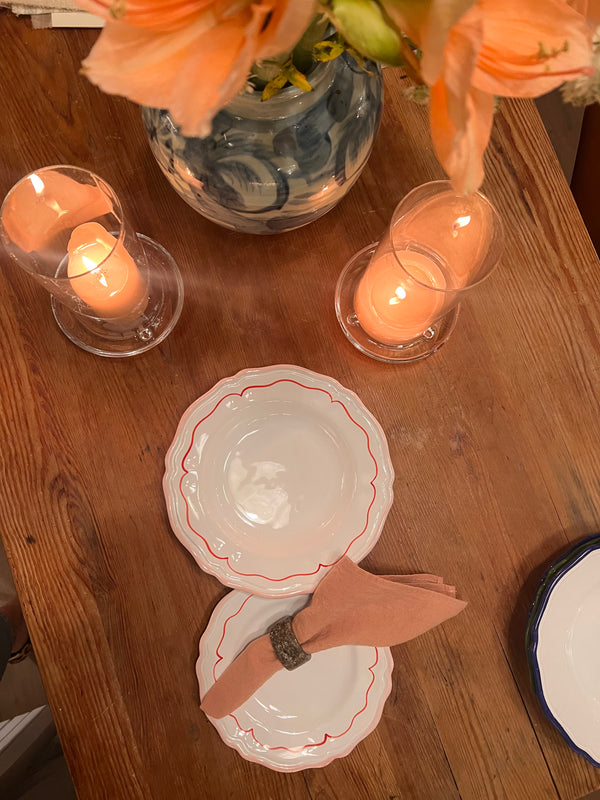 Alabaster Frokosttallerken, Rosa kant