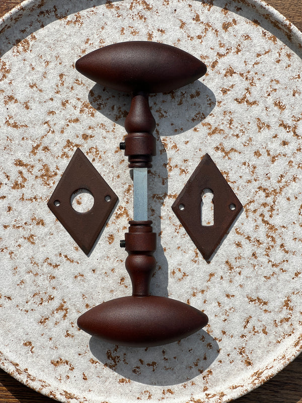 Rust door handle/knob