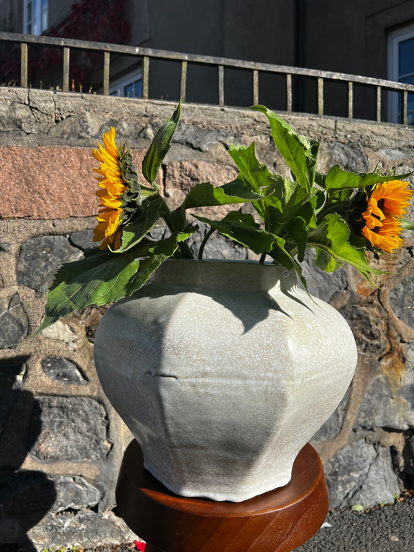 Stor håndlaget vase