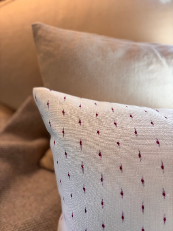 Helene Blanche cushion, Drop Rose 40x60