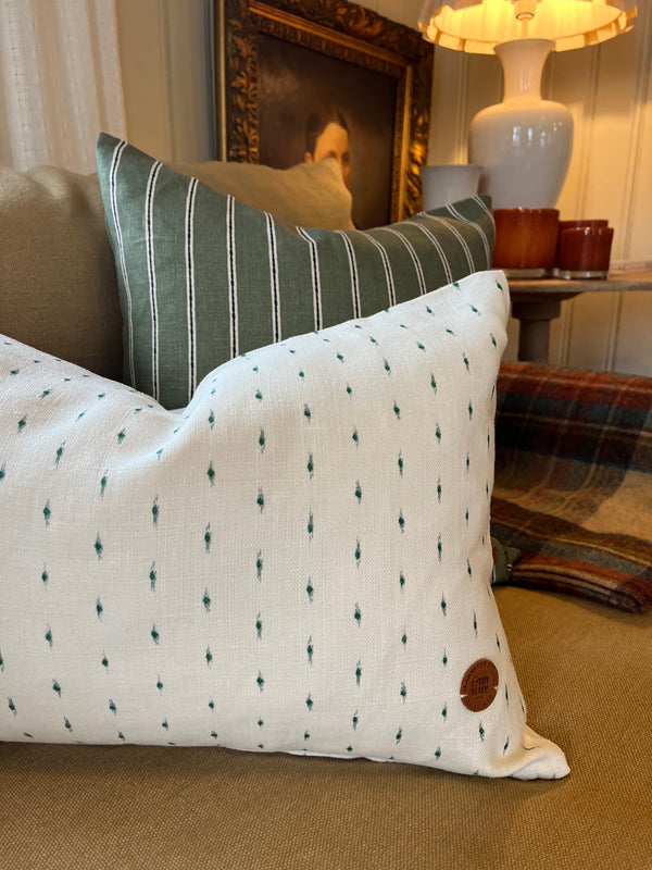 Helene Blanche cushion, Drop Emerald 40x60