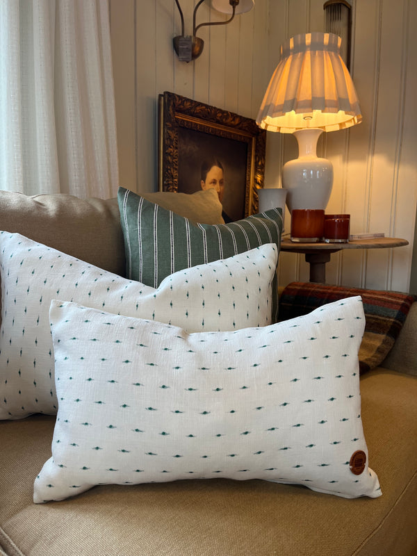 Helene Blanche cushion, Drop Emerald 30x50