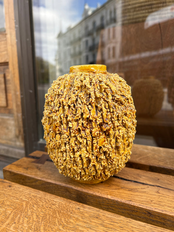 "The Chamotte Vase" av Gunnar Nylund