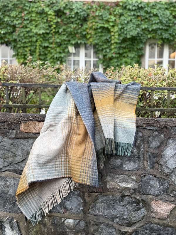 Wool blanket, Blue ombre