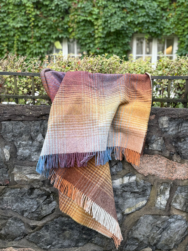Wool blanket, Burgundy ombre