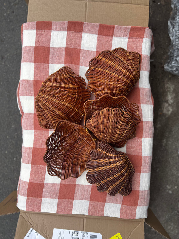 Shell handmade rattan medium