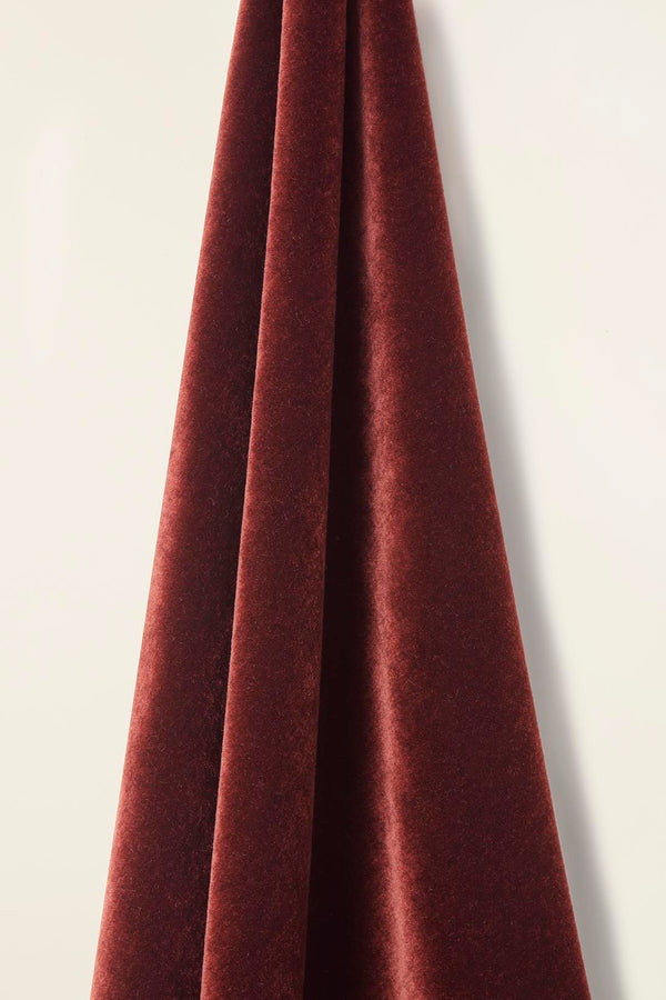 Rose Uniacke Tekstil, Mohair Velvet Redwood