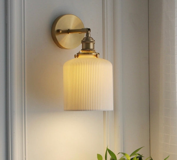 Wallscone ceramic with brass details