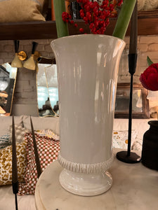 Stor hvit vase