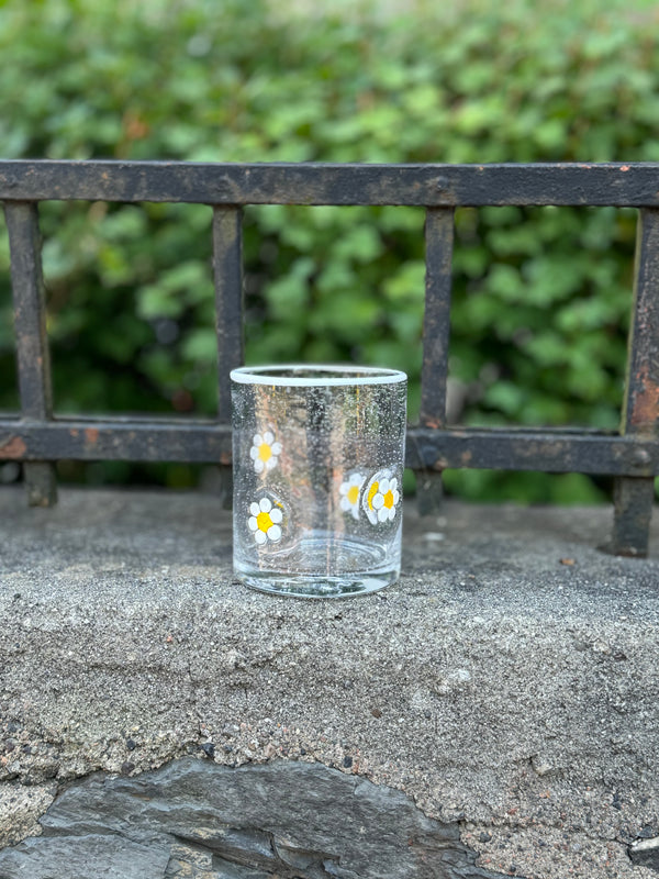 Daisy glass