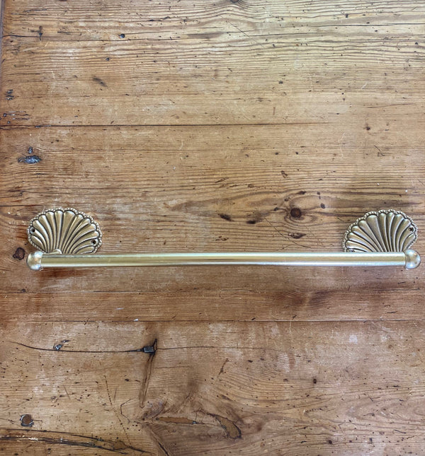 Håndkleholder, Shell Brass