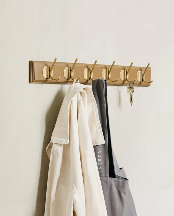 Lina Knaggrekke, Lys brun