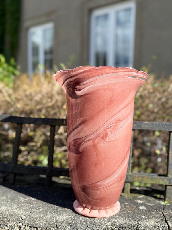 Vase munnblåst bringebærrosa