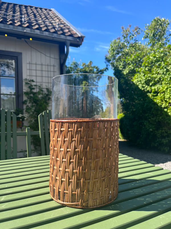 Vase, mørkt tre