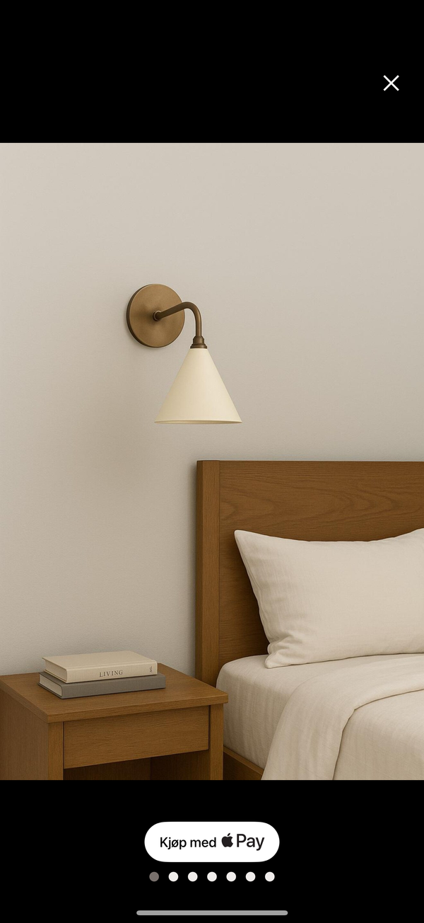 Vegglampe messing og glanset skjerm