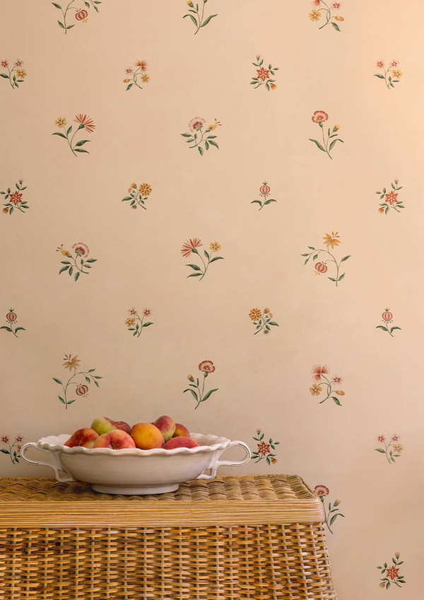 Tess Newall tapet, Mirabel sprig honey