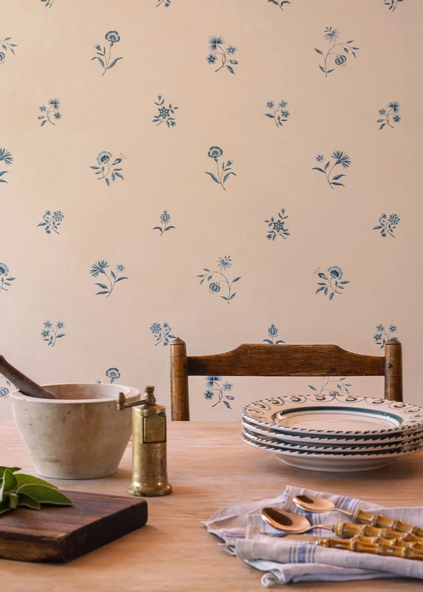 Tess Newall tapet, Mirabel sprig delft