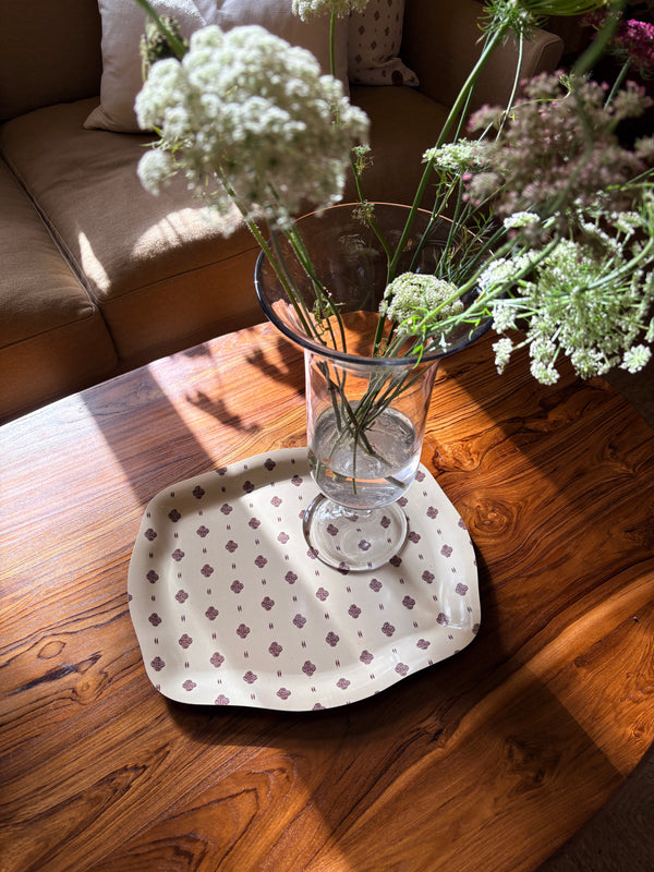 Helene Blanche serveringsbrett, Silvia's Cloth Plum Curvy Oval