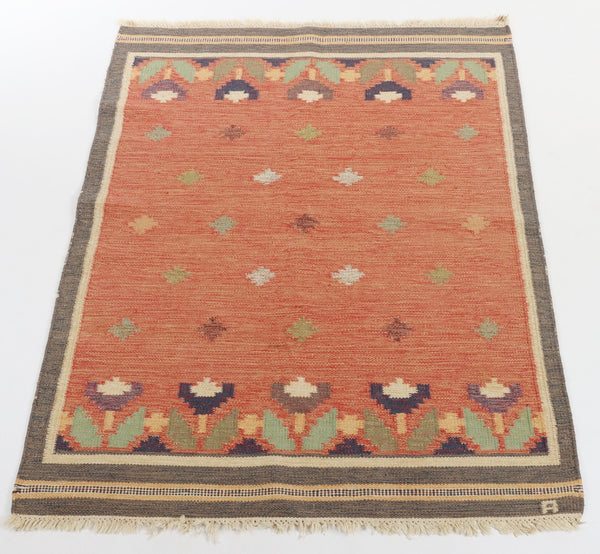 Rölakan Vintage Carpet with Flowers