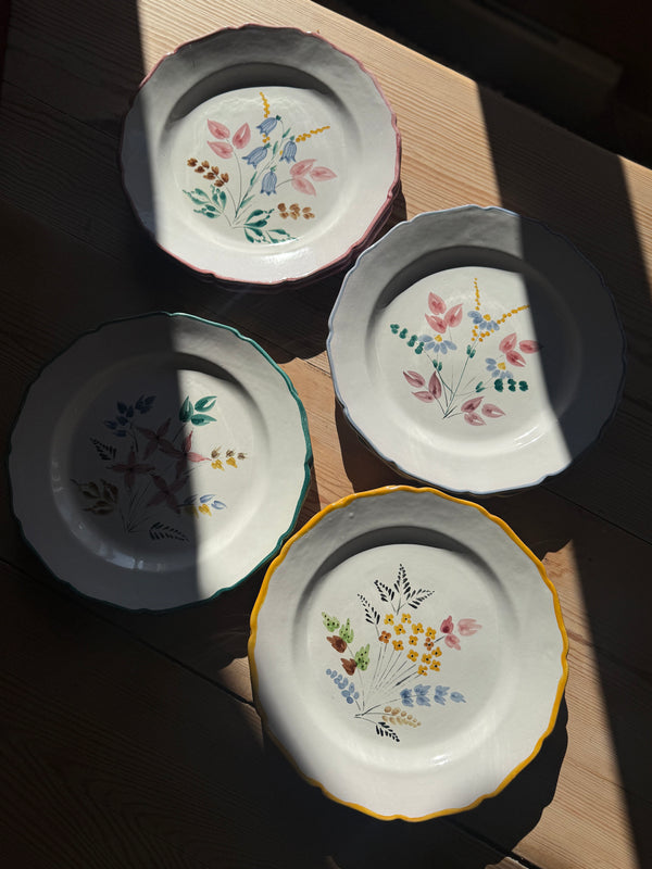 Håndmalt tallerken, sett med 8 stk