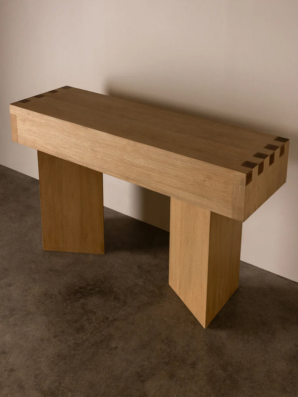 Dovetail console