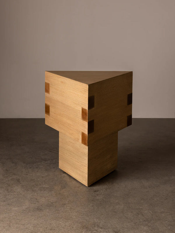 Dovetail side table oak