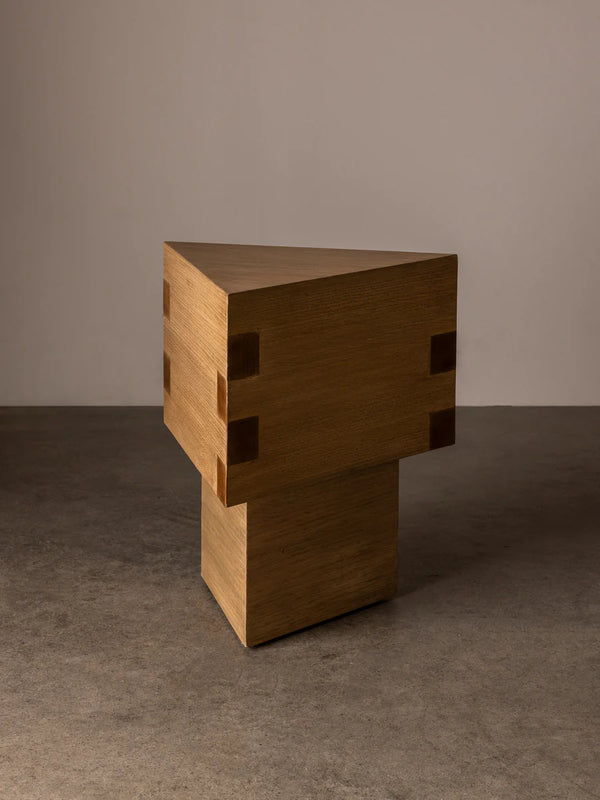 Dovetail side table oak