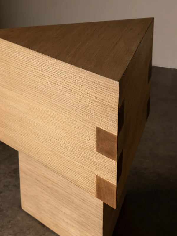 Dovetail side table oak