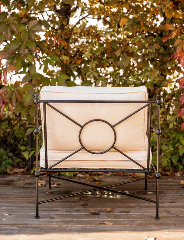 Alabaster studio garden lounge chair