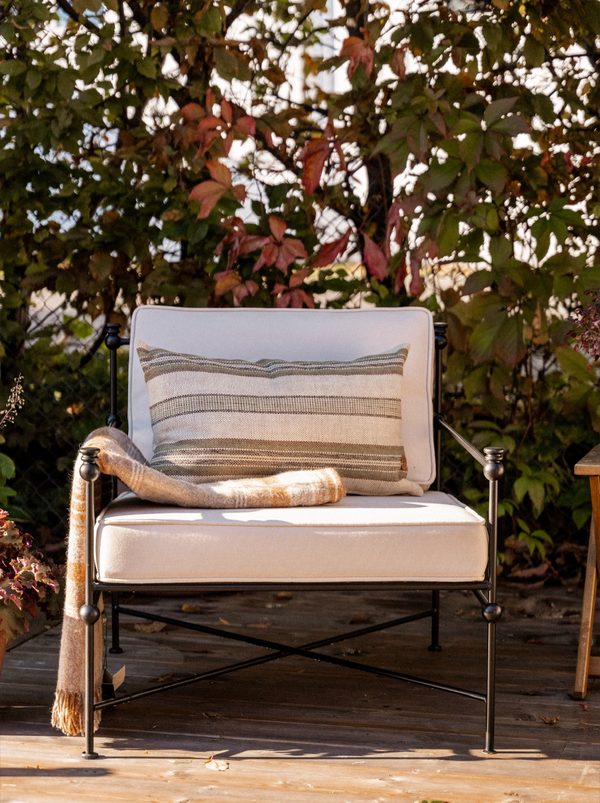 Alabaster studio garden lounge chair