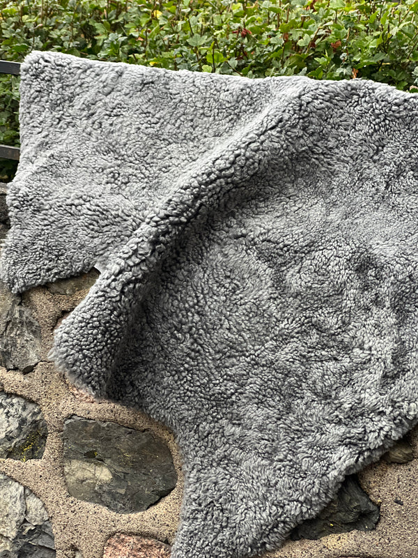 Saueskinn Enkel Charcoal