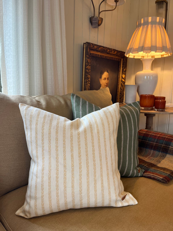 Helene Blanche pute, Polka Stripe Ochre 50x50