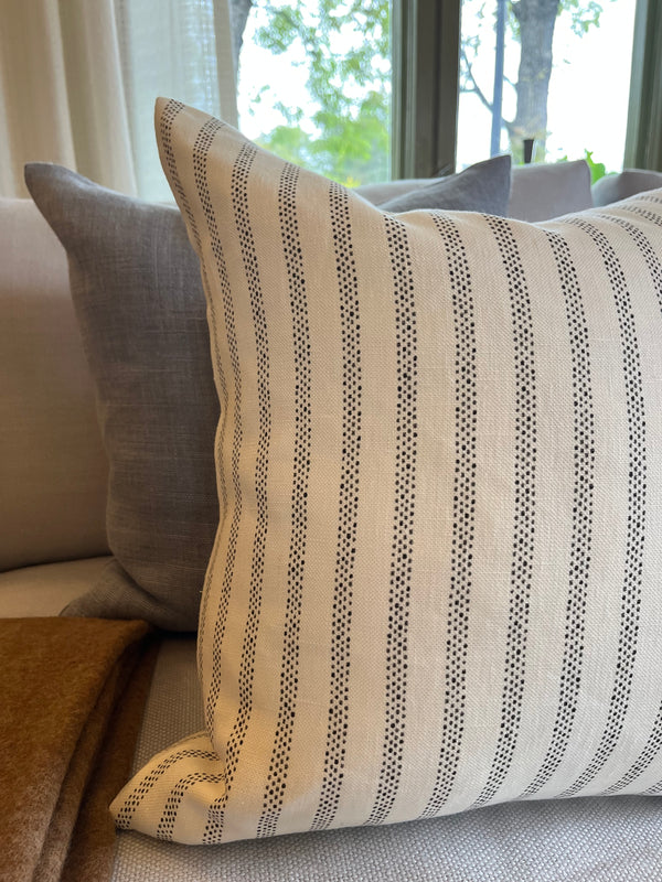 Helene Blanche pute, Polka Stripe Creme-Noir 50x50