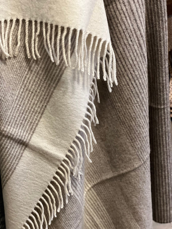 Wool blanket, Burgundy ombre