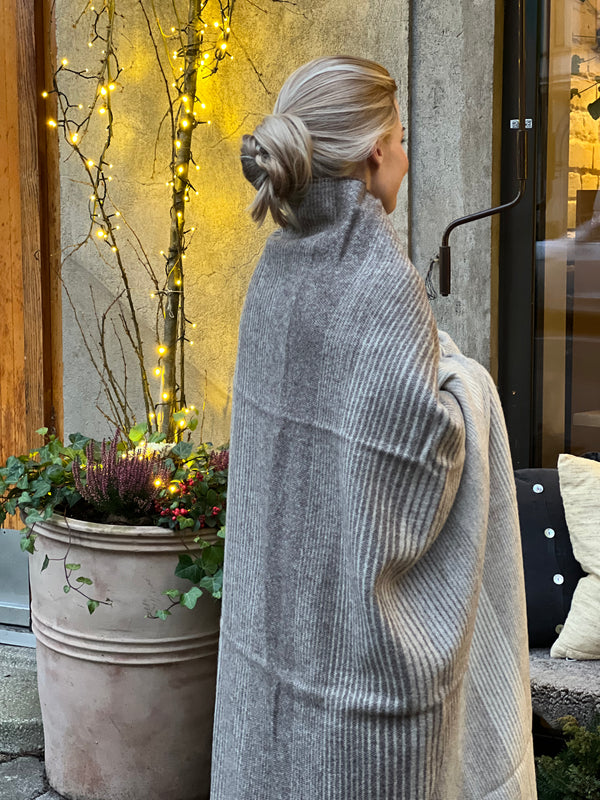 Wool blanket, Burgundy ombre