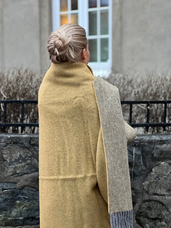 Wool blanket, Burgundy ombre