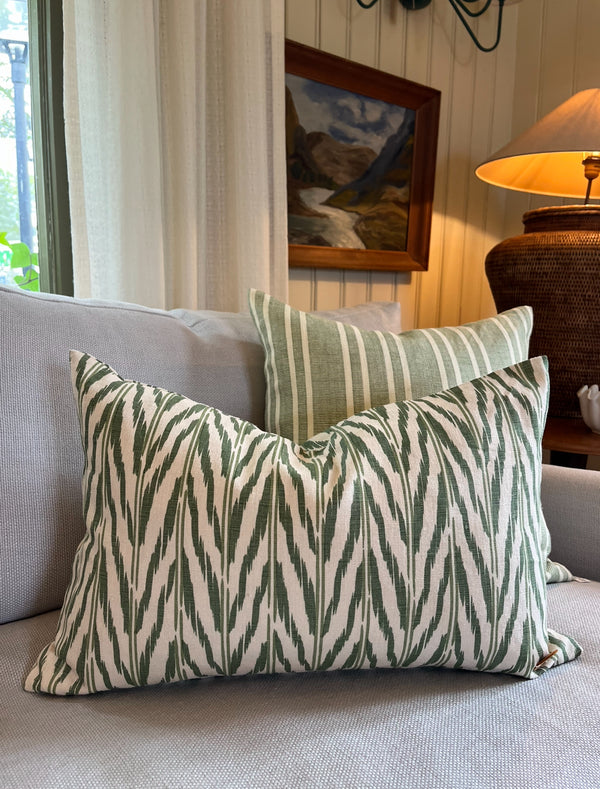 Helene Blanche pute, Ikat green earth 40x60