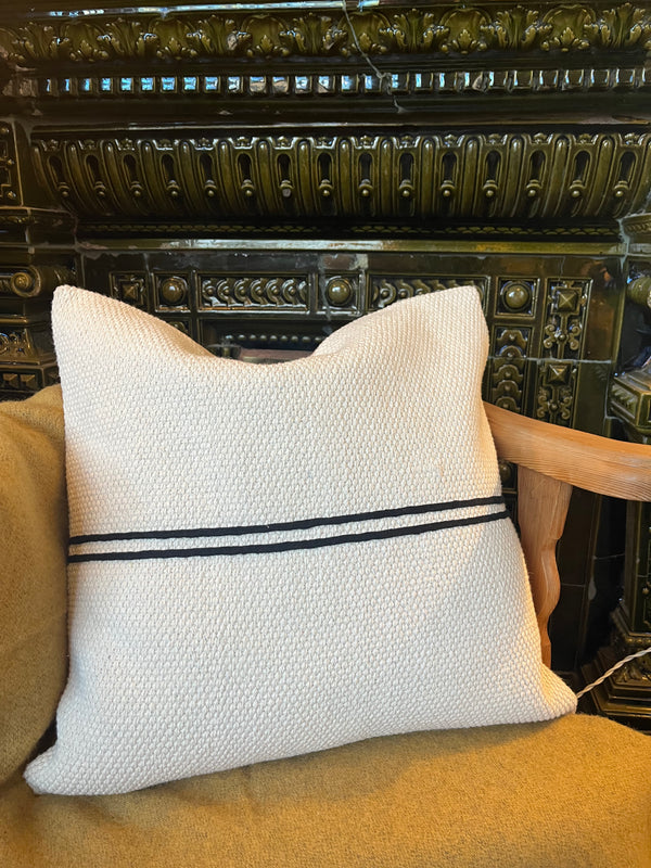 Kelim pute sort stripe