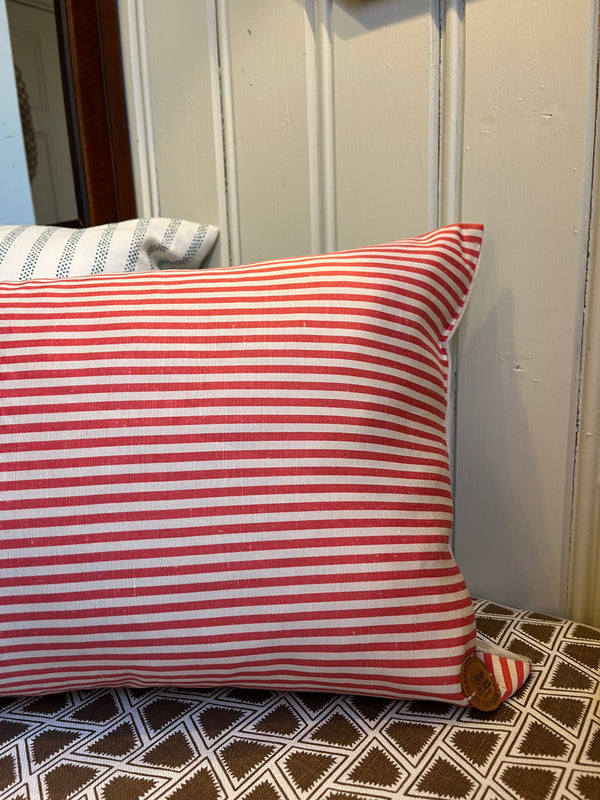 Helene Blanche Stripete moire pute, Scarlet / silk beige 60x40