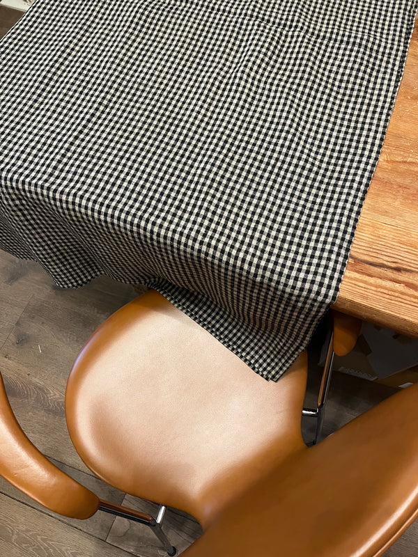 Lin Duk, Sort & Kremhvit, Små Ruter