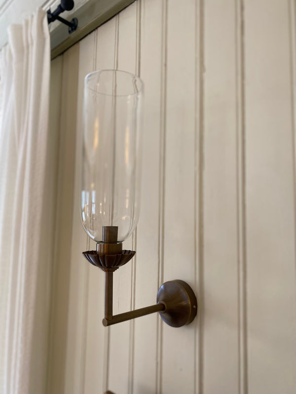 Vegglampe messing, glasskjerm