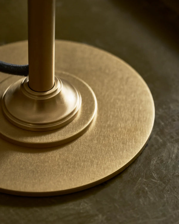 Selma Bordlampe, Messing